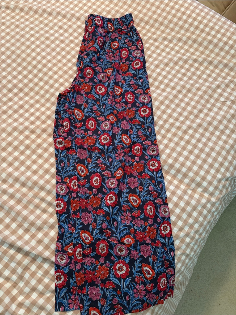 Vineyard Vines Wide-Leg Pants in Navy and Red
